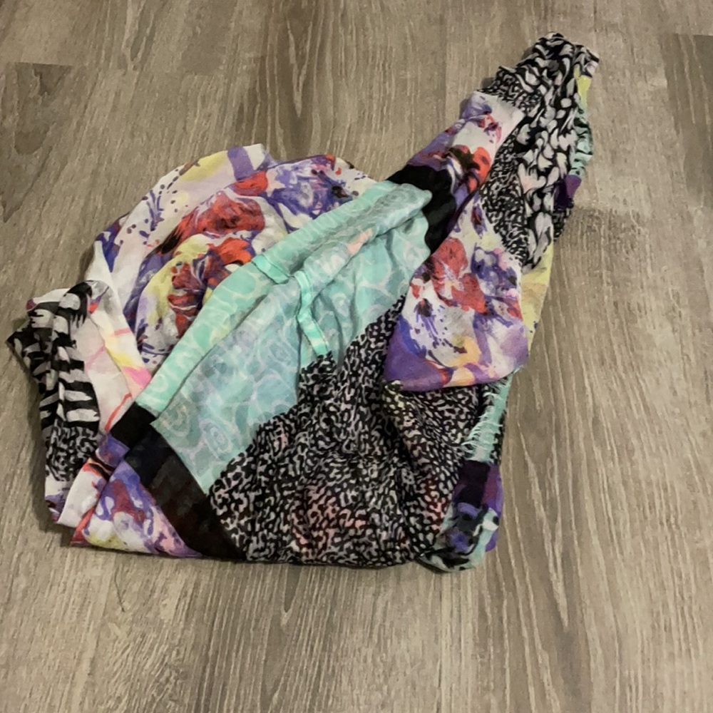 •multi colored infinity scarf/wrap• - Picture 3 of 3